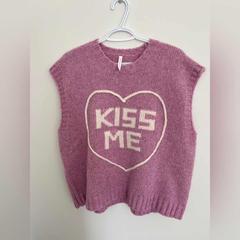Dreamers Kiss Me sweater Vest